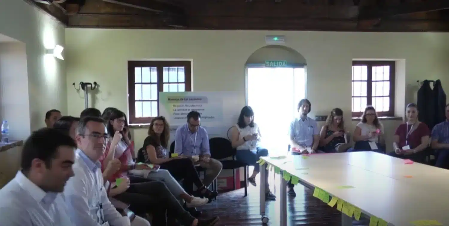 Formación técnica de VISENDUM con arquitectos y profesionales en aula