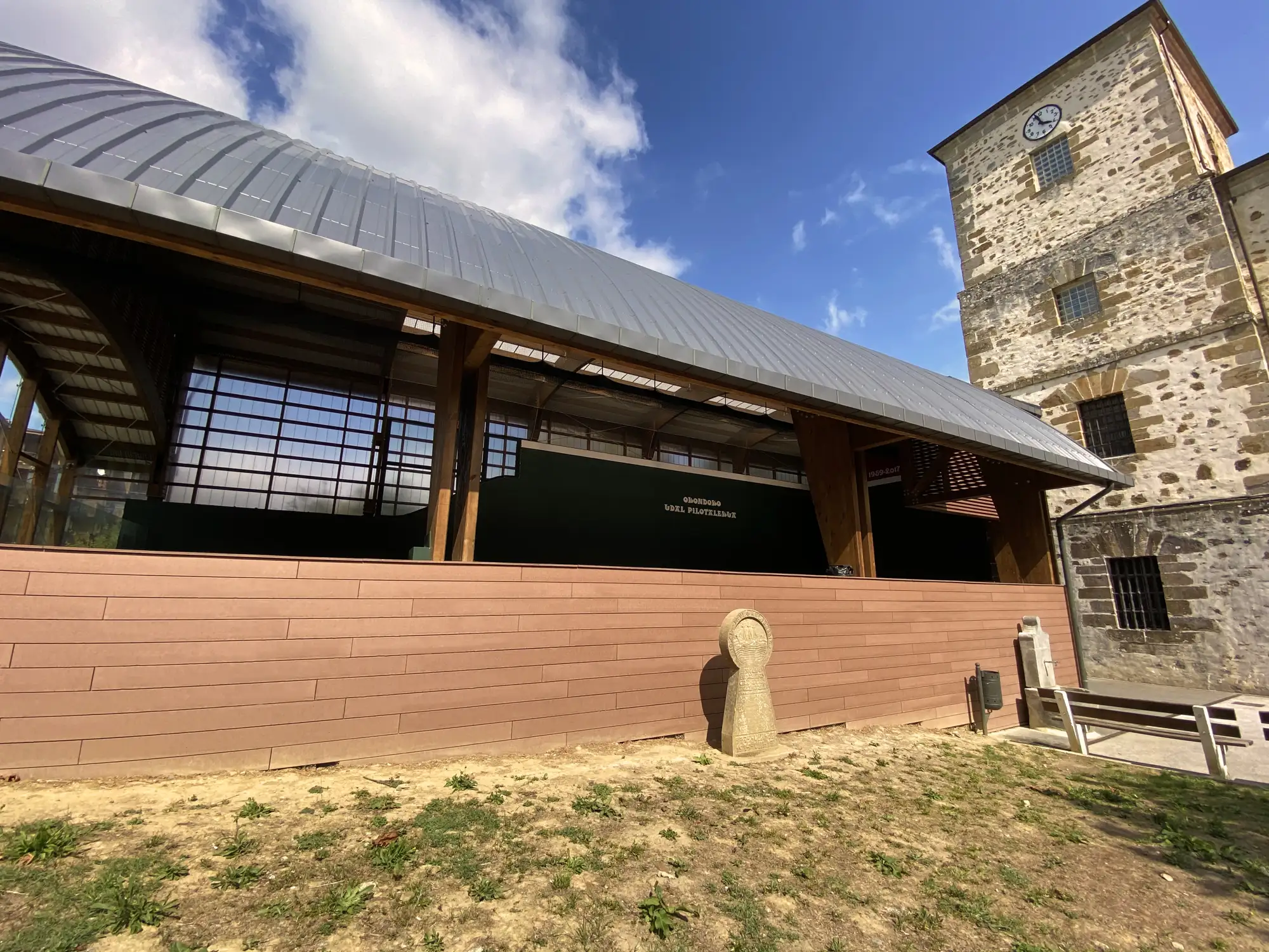 Frontón municipal Okondo